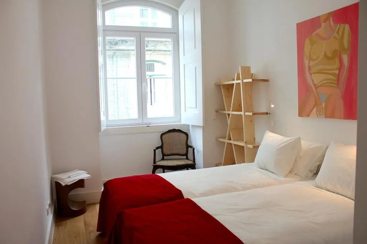 Room 4 of 11