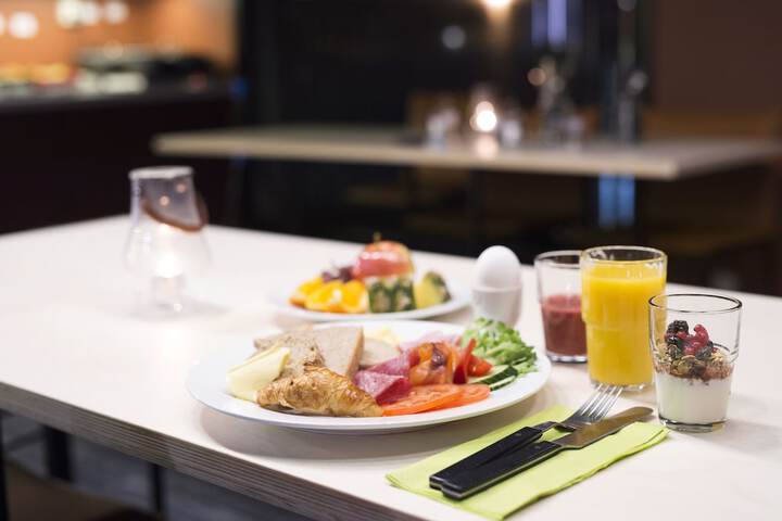 Breakfast/Coffee Service 29 of 35
