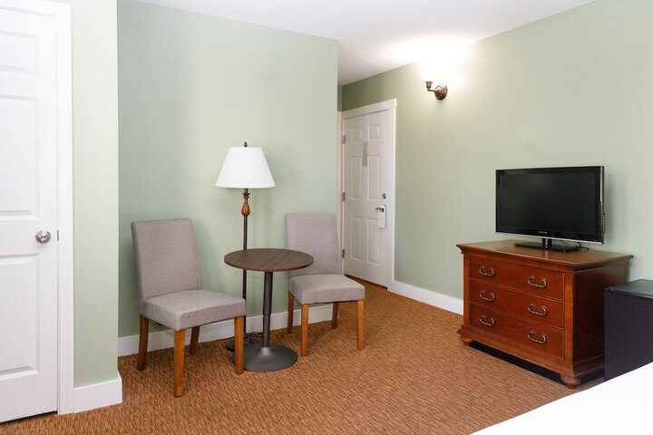 Room 33 of 82