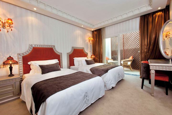 Room 21 of 97