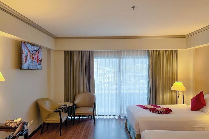 Room 73 of 143