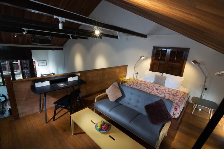 Room 25 of 46