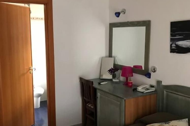 Room 16 of 58