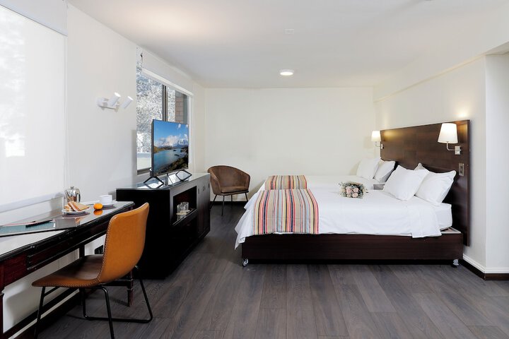 Room 13 of 28