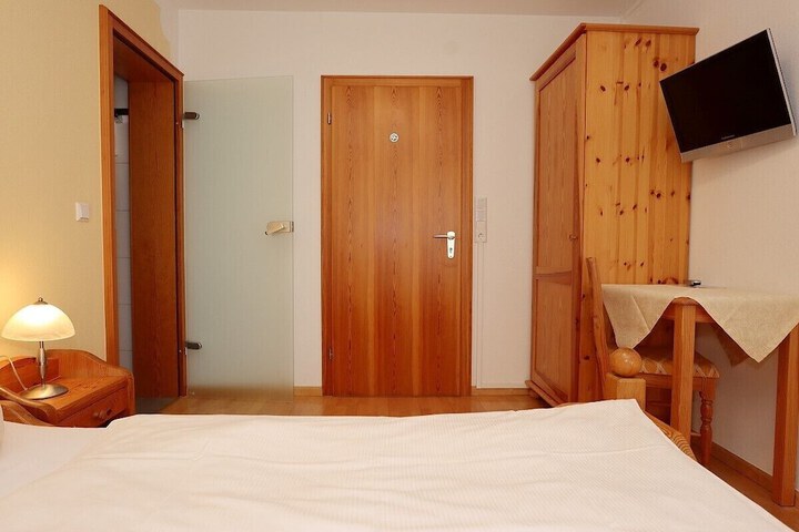 Room 14 of 95