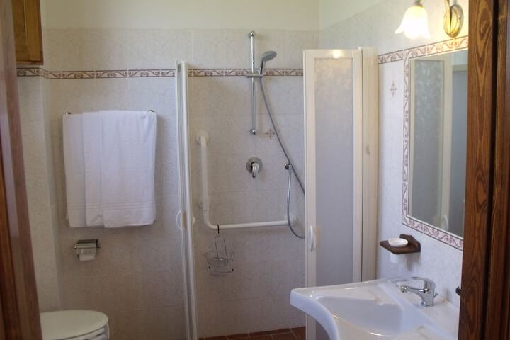 Room 20 of 39