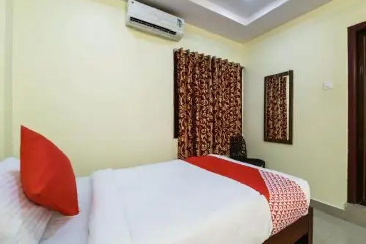 Room 3 of 12