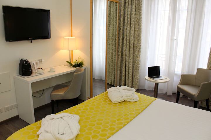 Room 10 of 84