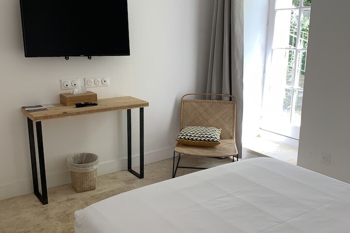 Room 28 of 47