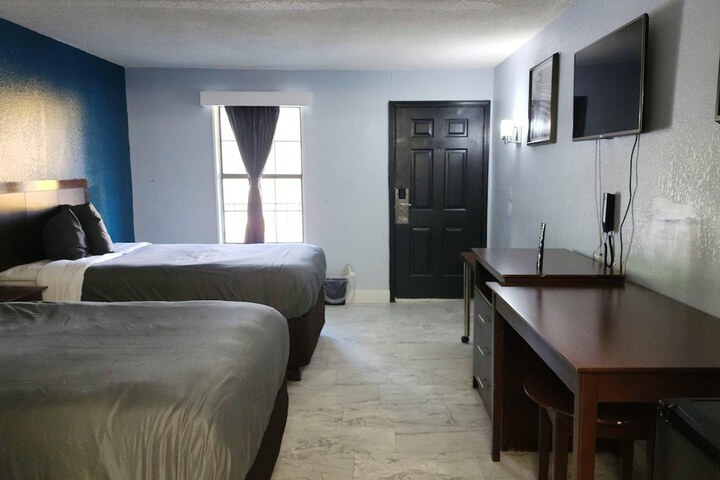 Room 17 of 66
