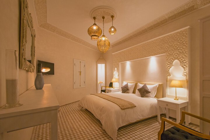 Room 12 of 28