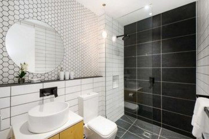 Room 2 of 9