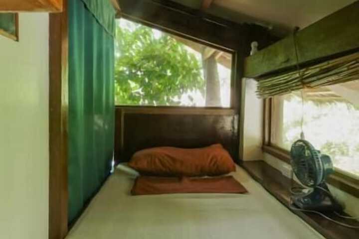 Room 6 of 50