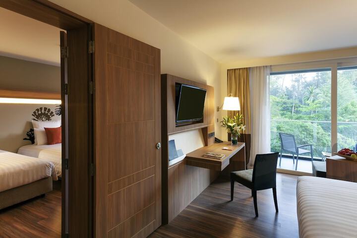 Room 27 of 132