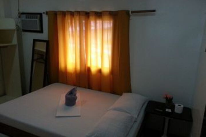 Room 13 of 31