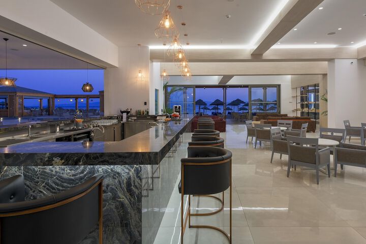 Lounge 109 of 154