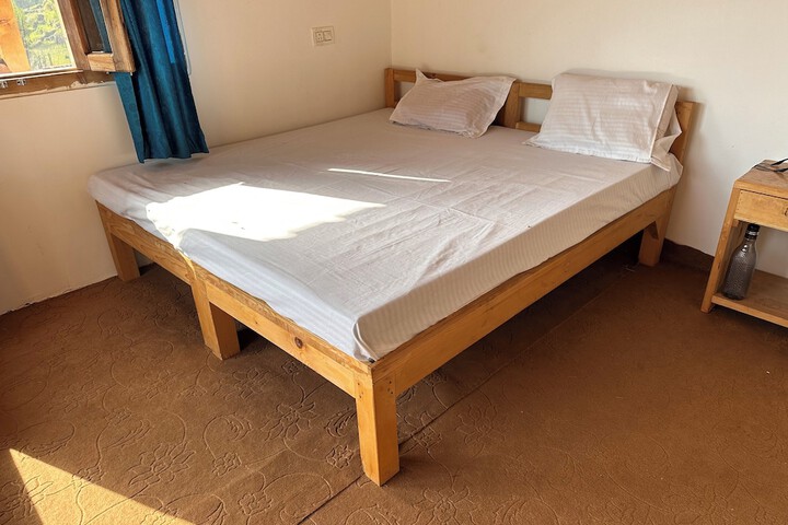 Room 2 of 20