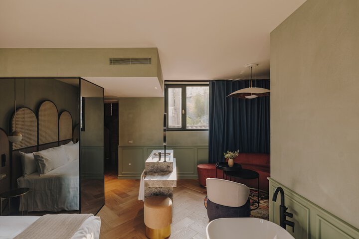 Room 8 of 64
