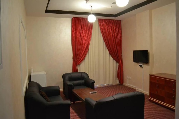 Room 12 of 20