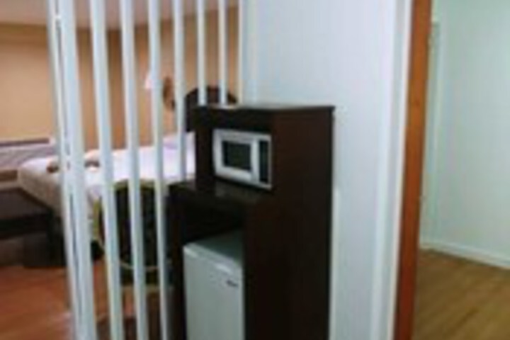 Room 2 of 4