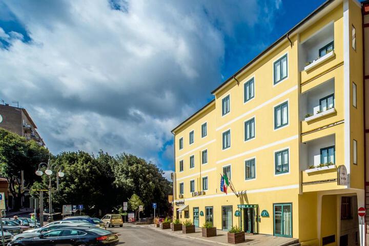 New Petit Hotel