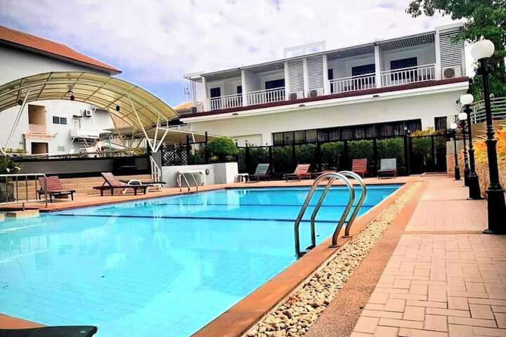 Hotel with Pool