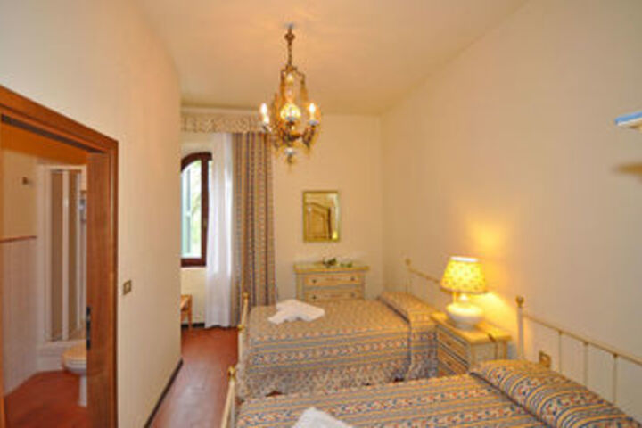 Room 28 of 51