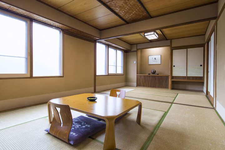 Room 11 of 47