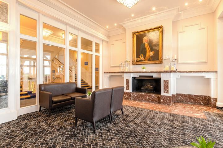 Guest Lobby