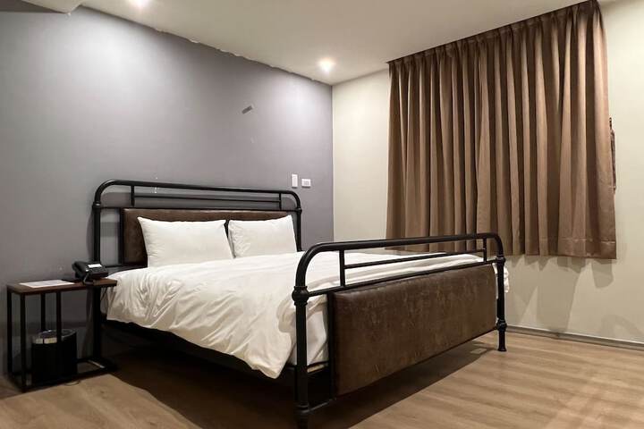 Room 12 of 49