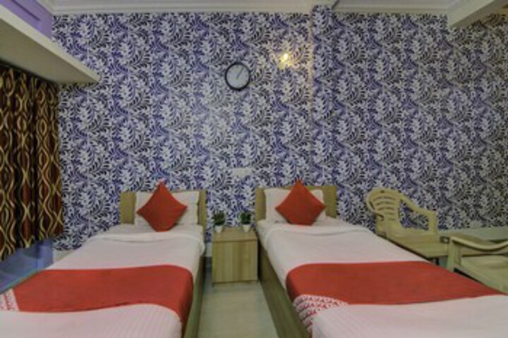 Room 32 of 41