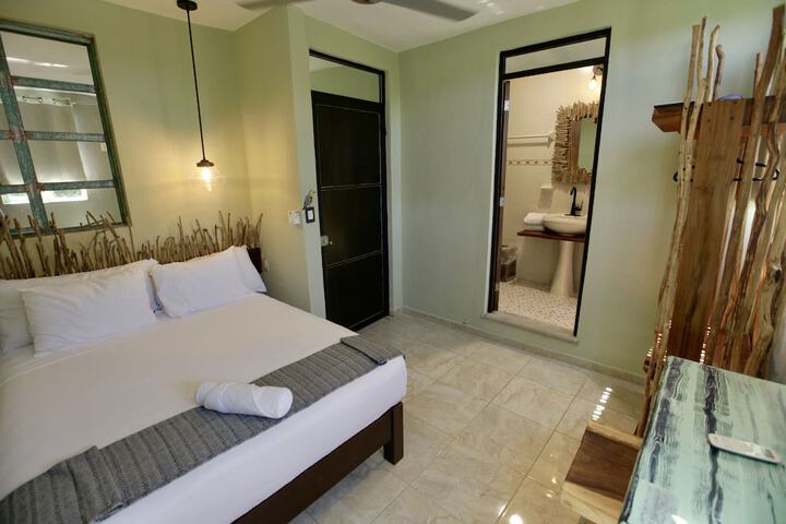 Room 6 of 94