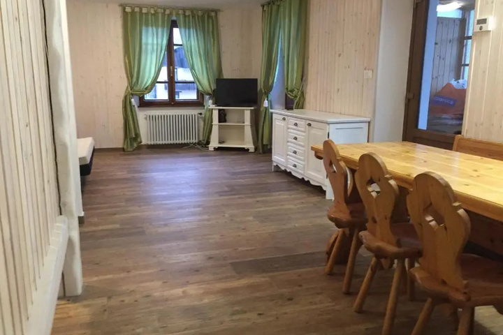 Room 2 of 17