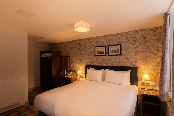 Room 5 of 85