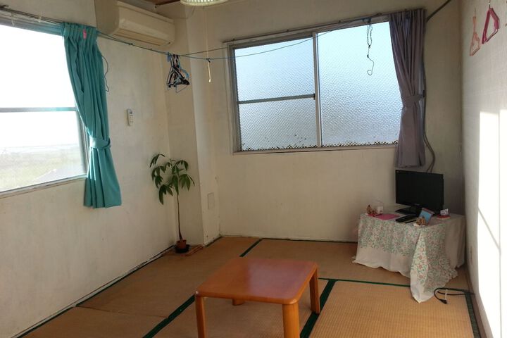 Room 9 of 72