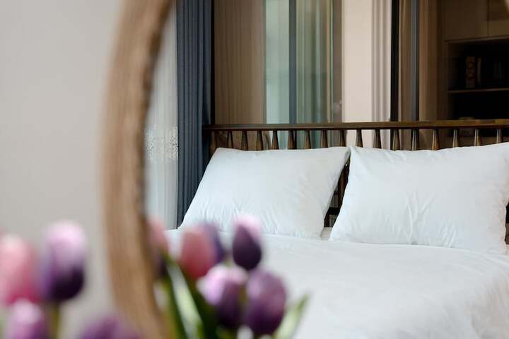 Room 212 of 640