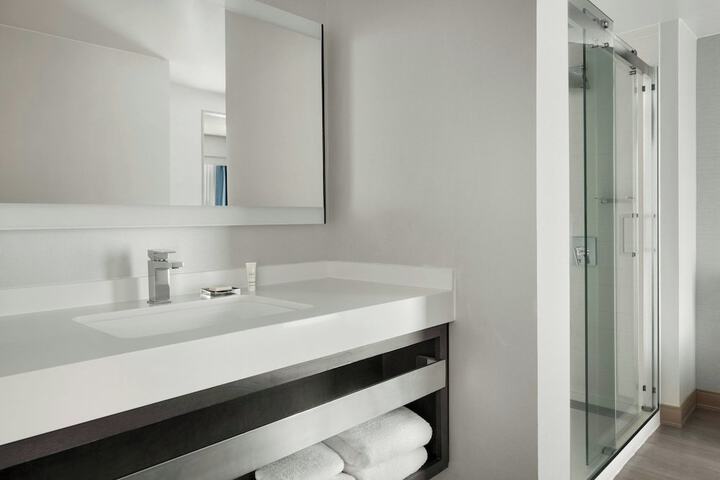 Room 46 of 106