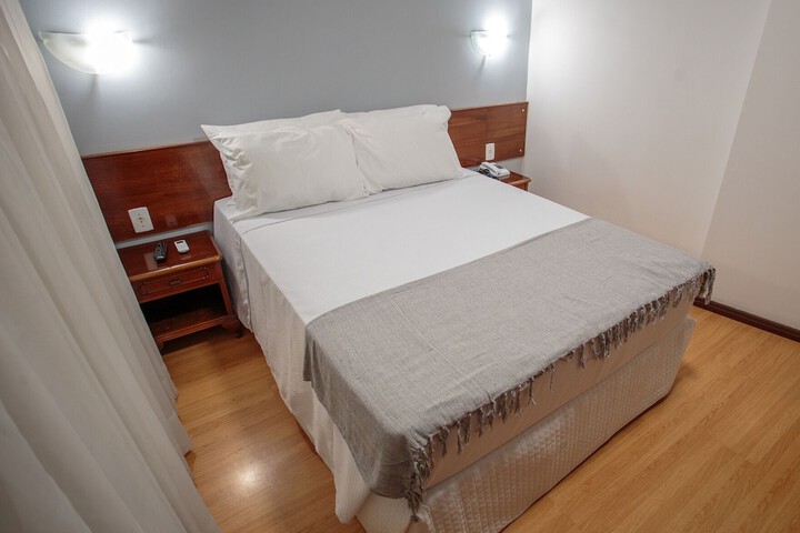 Room 9 of 35