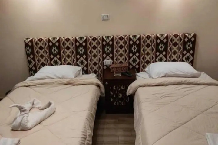 Room 5 of 11