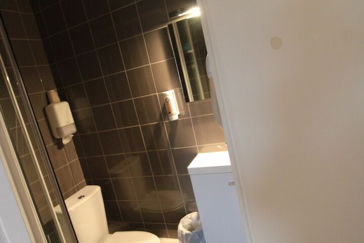 Room 34 of 69