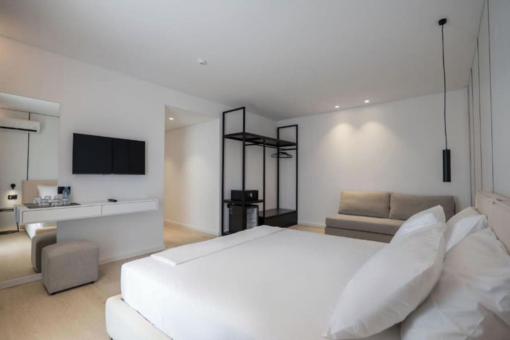 Room 17 of 100