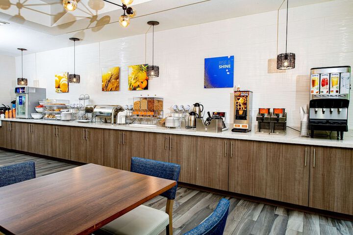 Breakfast area