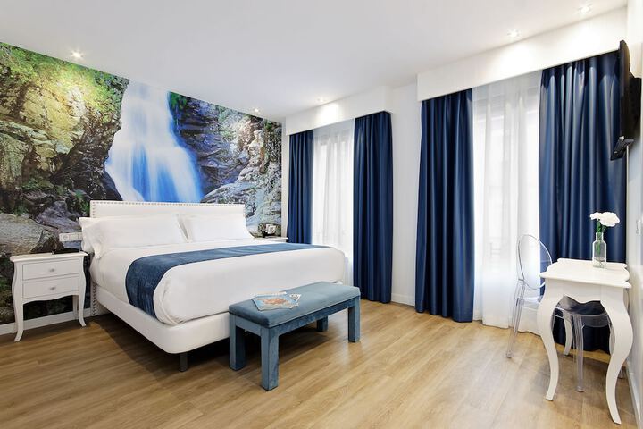 Room 46 of 83