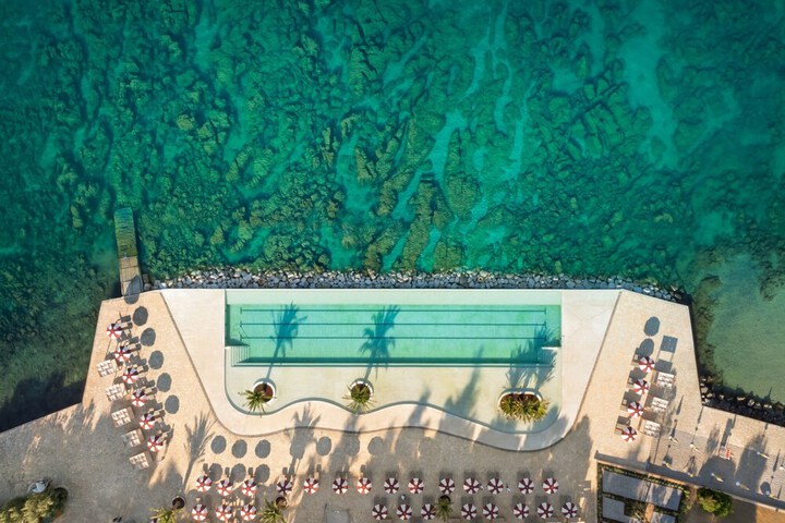 Pool 52 of 118