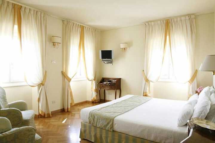 Room 9 of 53