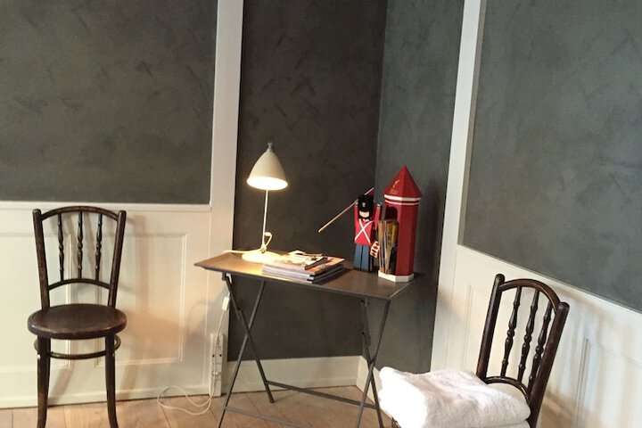 Room 9 of 23