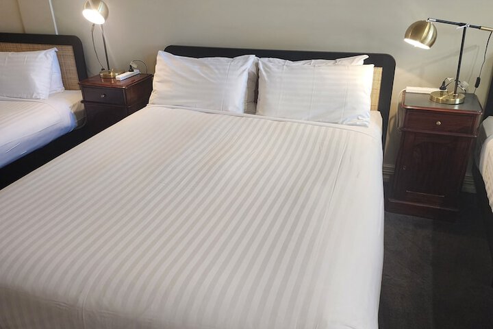 Room 32 of 89