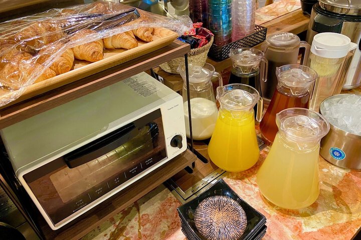 Breakfast/Coffee Service 36 of 41