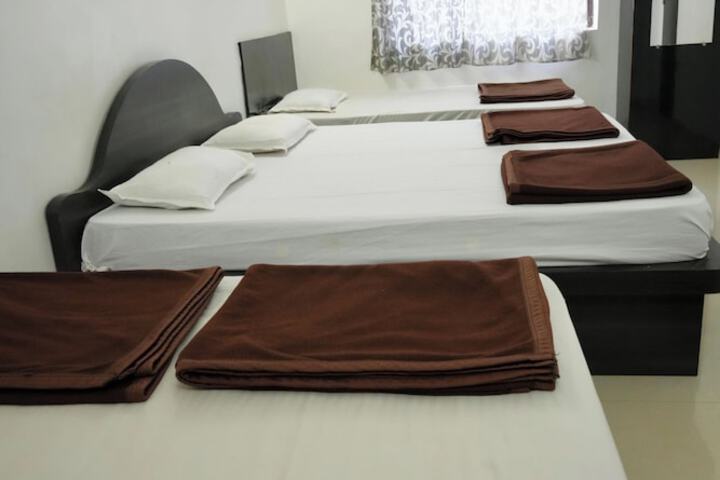 Room 2 of 12