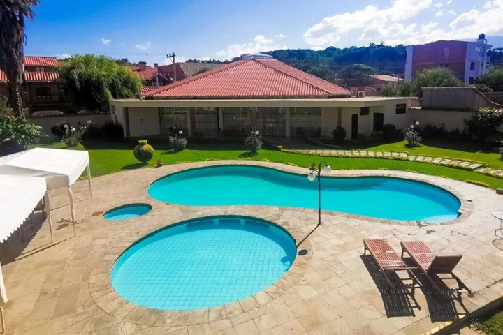 Pool 10 of 12